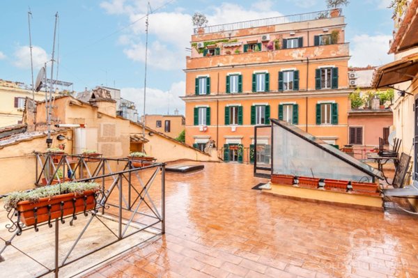 appartamento in vendita a Roma in zona Trastevere