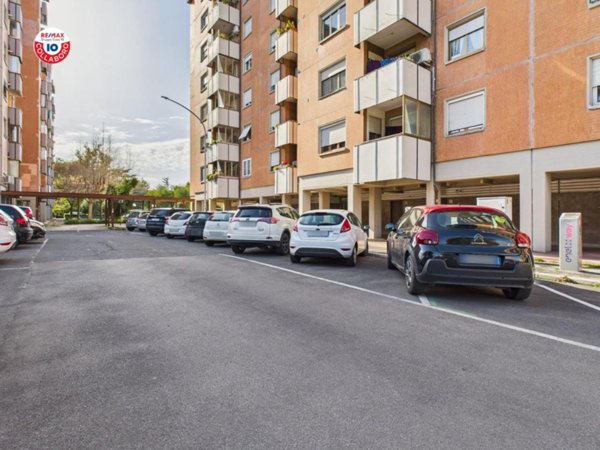 appartamento in vendita a Roma in zona Ostiense