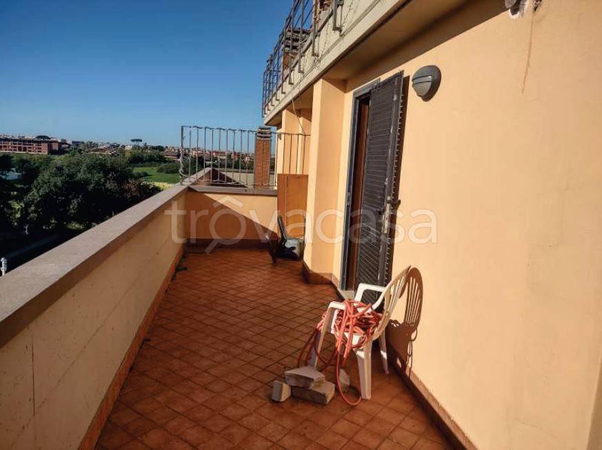 appartamento in vendita a Roma in zona Lunghezza
