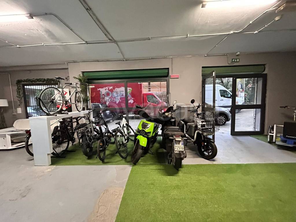 negozio in vendita a Roma in zona Ostiense