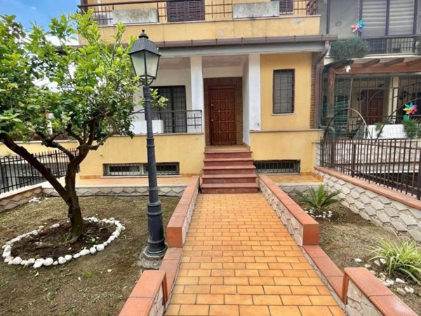 casa indipendente in vendita a Roma in zona Ottavia