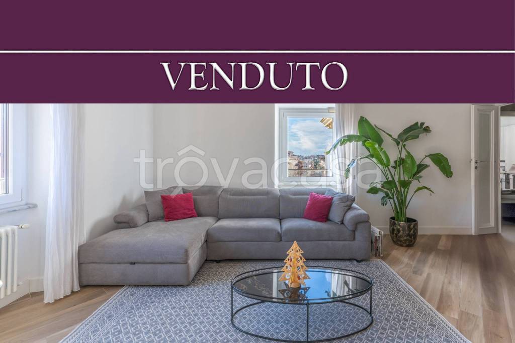 appartamento in vendita a Roma in zona Rione Monti/Campitelli