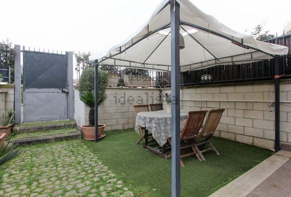 appartamento in vendita a Roma in zona Selva Candida