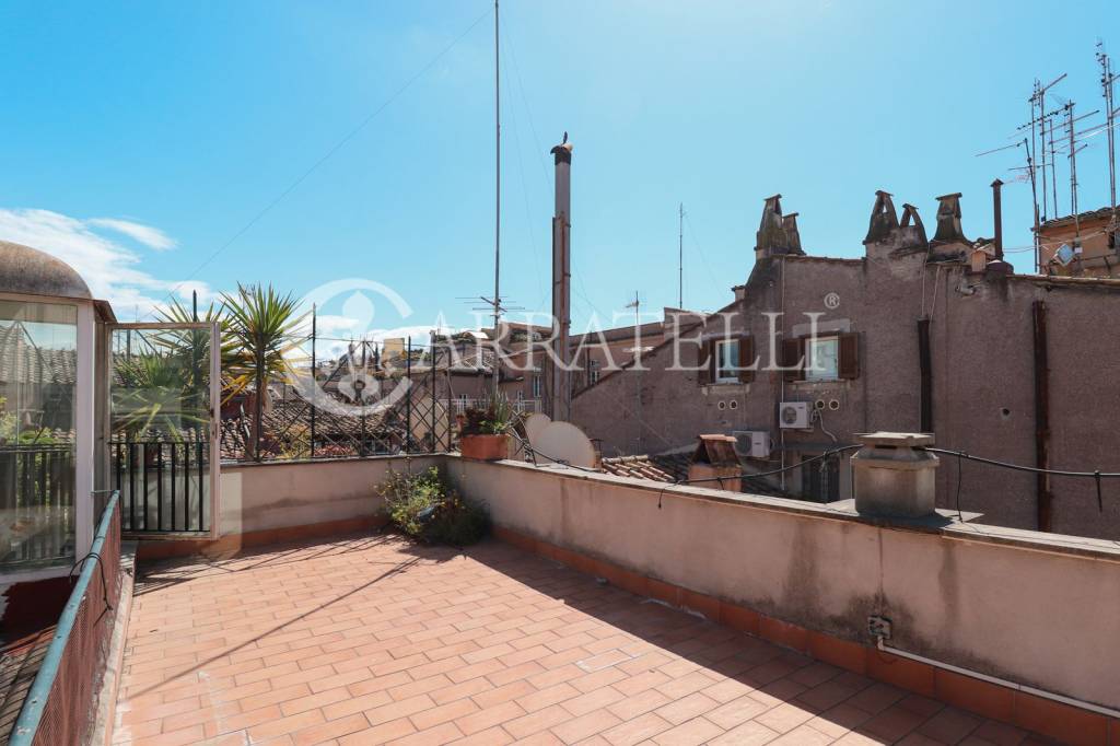 appartamento in vendita a Roma in zona Parione/Sant'Eustachio