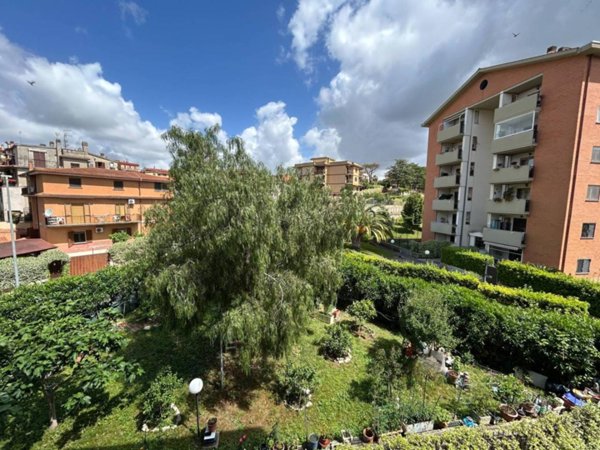 appartamento in vendita a Roma in zona Massimina/Casal Lumbroso