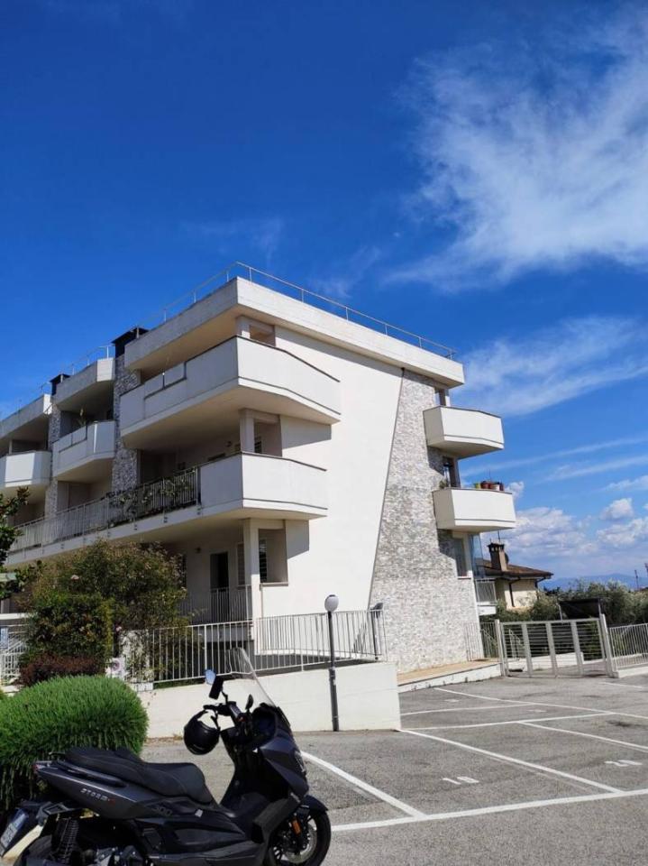 appartamento in vendita a Roma in zona Valle Muricana