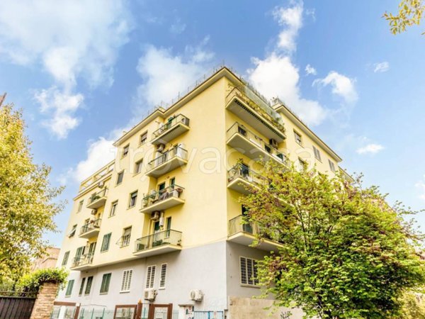appartamento in vendita a Roma in zona Appio Latino
