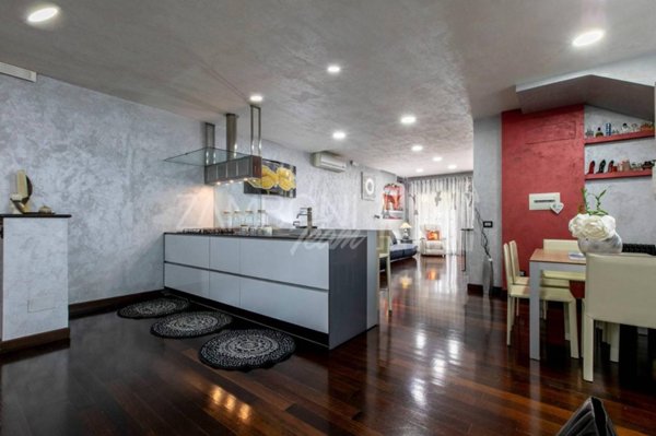 casa indipendente in vendita a Roma in zona Axa