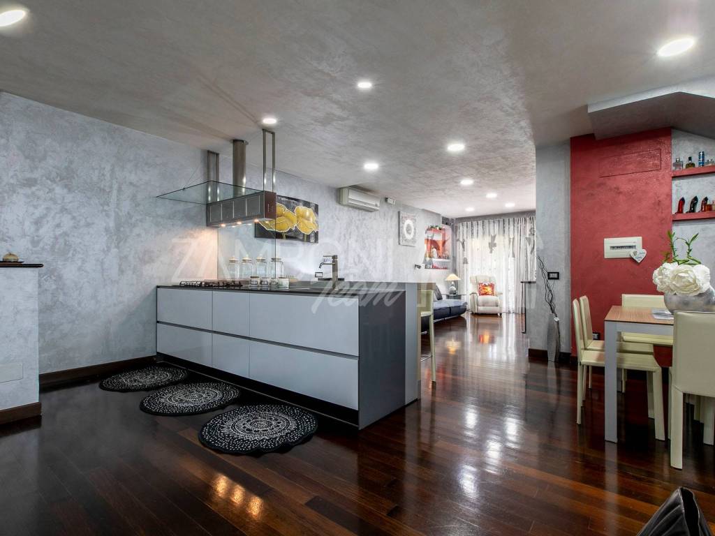 casa indipendente in vendita a Roma in zona Axa