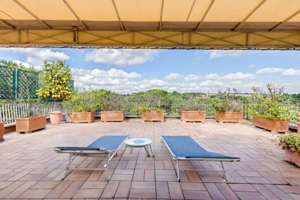 appartamento in vendita a Roma in zona Tomba di Nerone