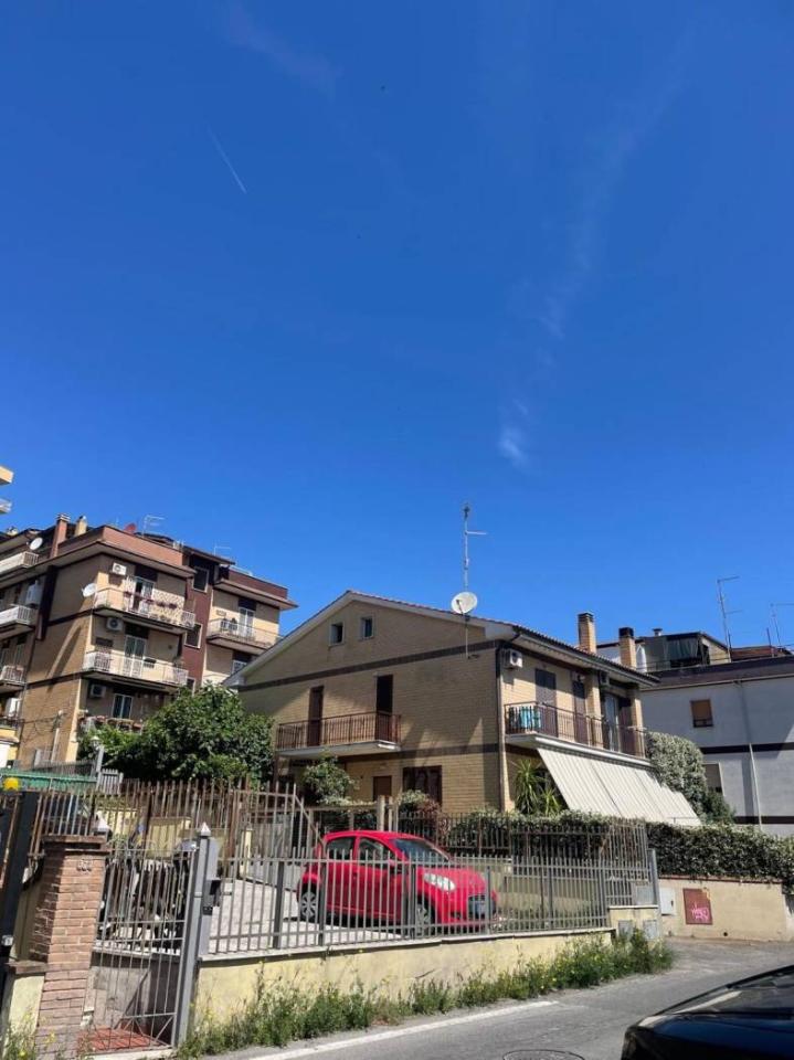 casa indipendente in vendita a Roma in zona Montespaccato