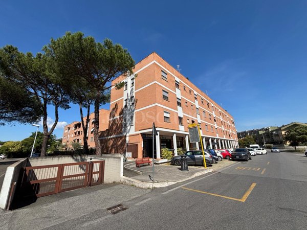 appartamento in vendita a Roma in zona Spinaceto