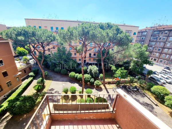 appartamento in vendita a Roma in zona Appio Claudio