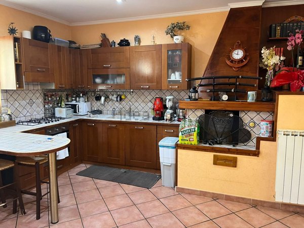 appartamento in vendita a Roma in zona Acilia
