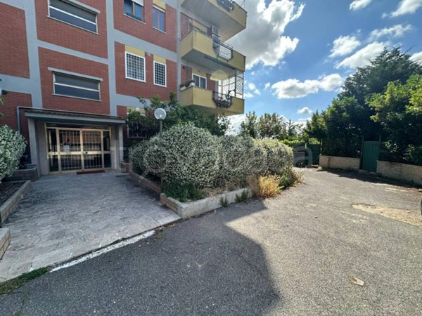 appartamento in vendita a Roma in zona Massimina/Casal Lumbroso