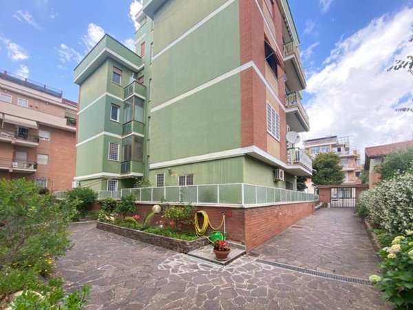appartamento in vendita a Roma in zona Primavalle