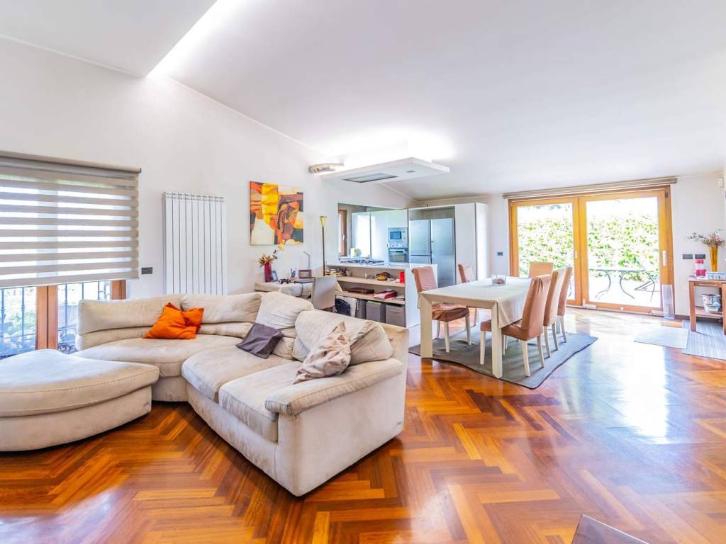 casa indipendente in vendita a Roma in zona Casal Morena