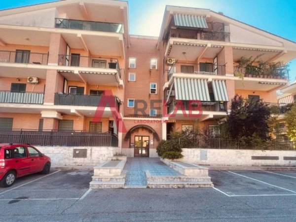 appartamento in vendita a Roma in zona Castelverde