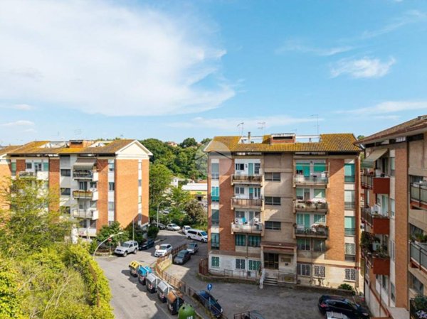 appartamento in vendita a Roma in zona Dragona/Bagnoletto