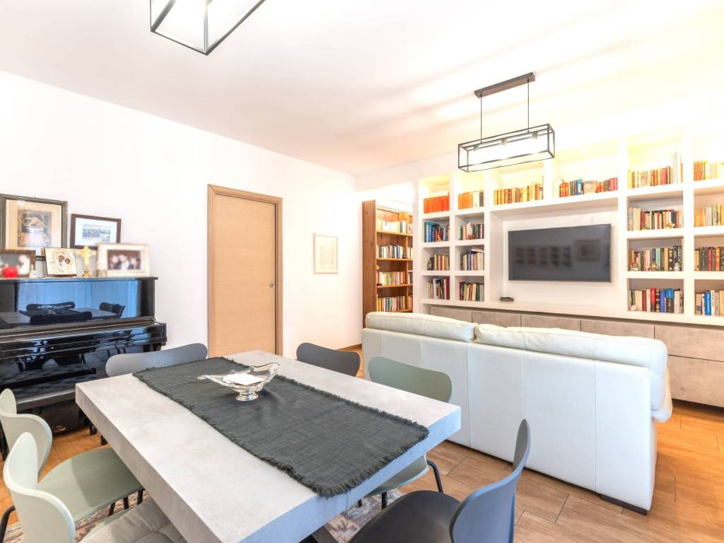 appartamento in vendita a Roma in zona Appio Latino