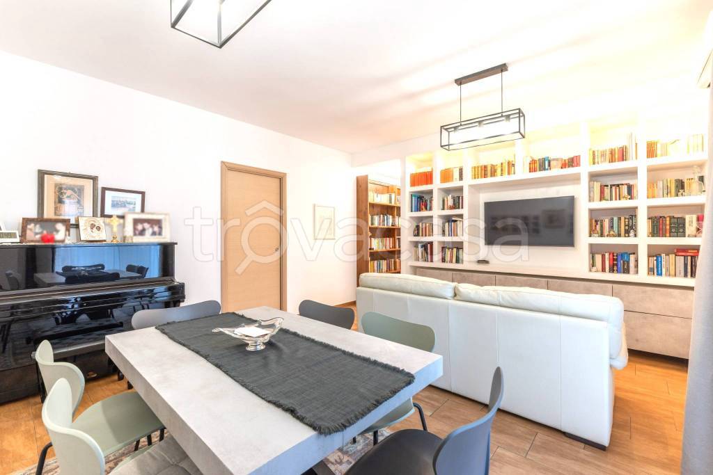 appartamento in vendita a Roma in zona Tuscolano