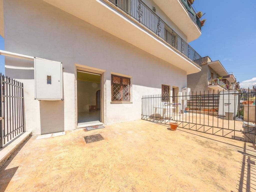 appartamento in vendita a Roma in zona Finocchio