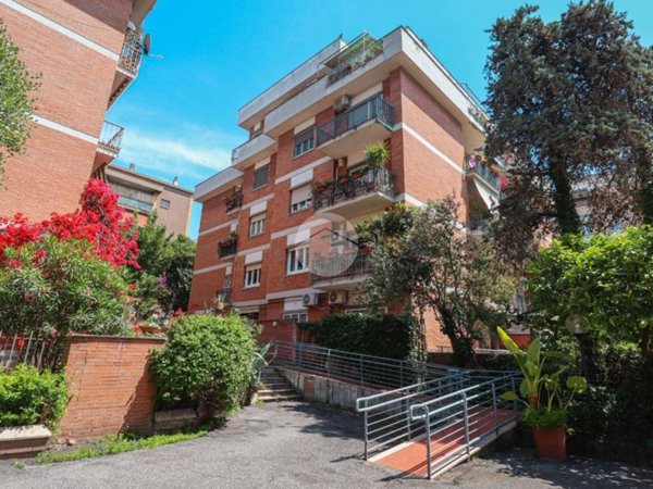 appartamento in vendita a Roma in zona Gianicolense