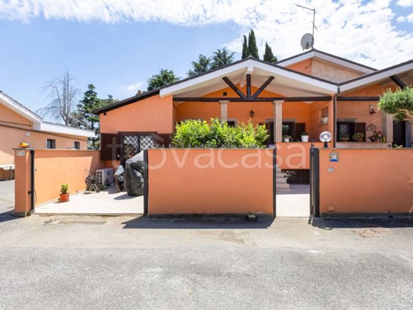 casa indipendente in vendita a Roma in zona Infernetto