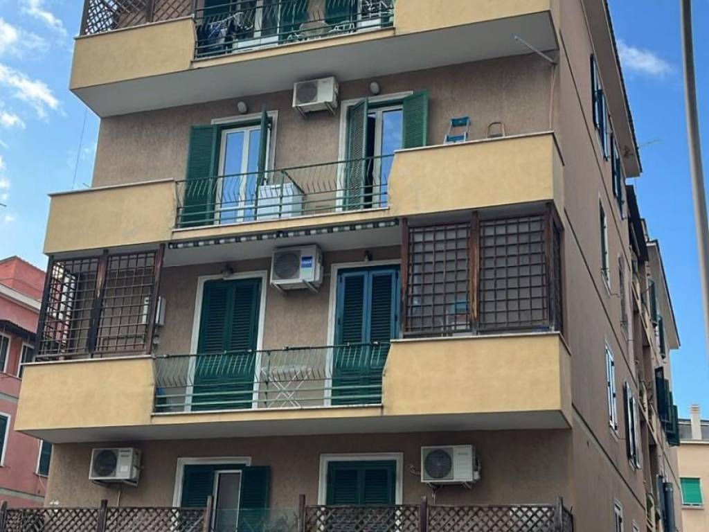 casa indipendente in vendita a Roma in zona Massimina/Casal Lumbroso