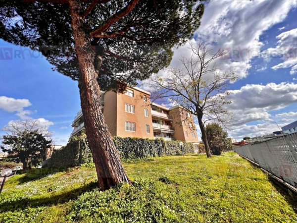 appartamento in vendita a Roma in zona Torre Maura