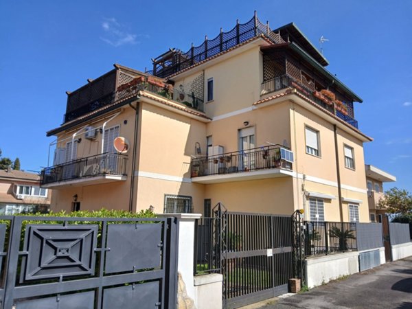 appartamento in vendita a Roma in zona Vitinia