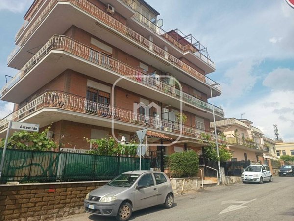 casa indipendente in vendita a Roma in zona Torre Angela