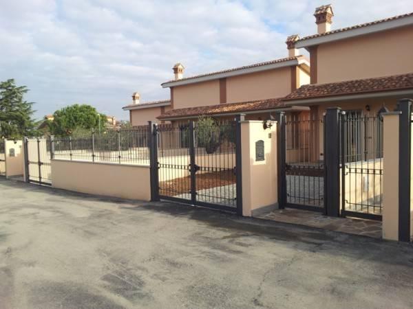 casa indipendente in vendita a Roma in zona Osteria del Curato