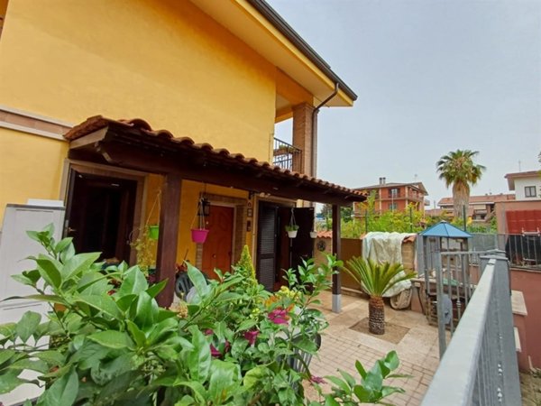 casa indipendente in vendita a Roma