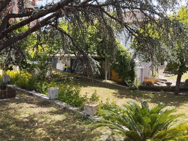 casa indipendente in vendita a Roma in zona Tor Cervara