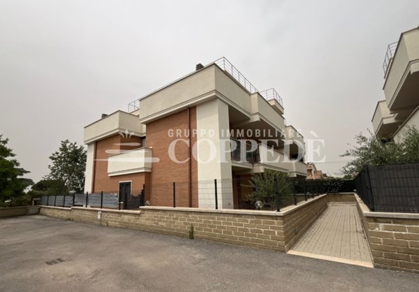 appartamento in vendita a Roma in zona Castelverde