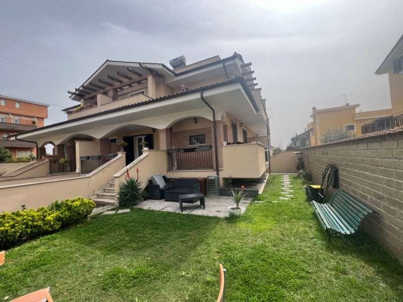 casa indipendente in vendita a Roma in zona Casalotti