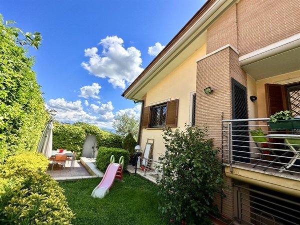 casa indipendente in vendita a Roma in zona Lunghezza