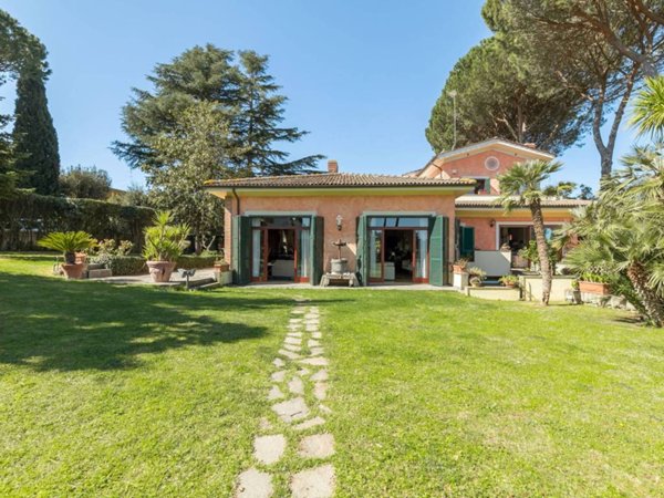 casa indipendente in vendita a Roma in zona Olgiata
