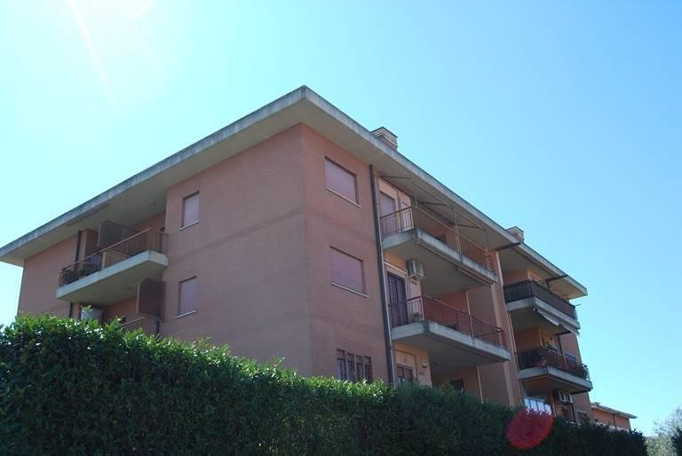appartamento in vendita a Roma in zona Casal Morena