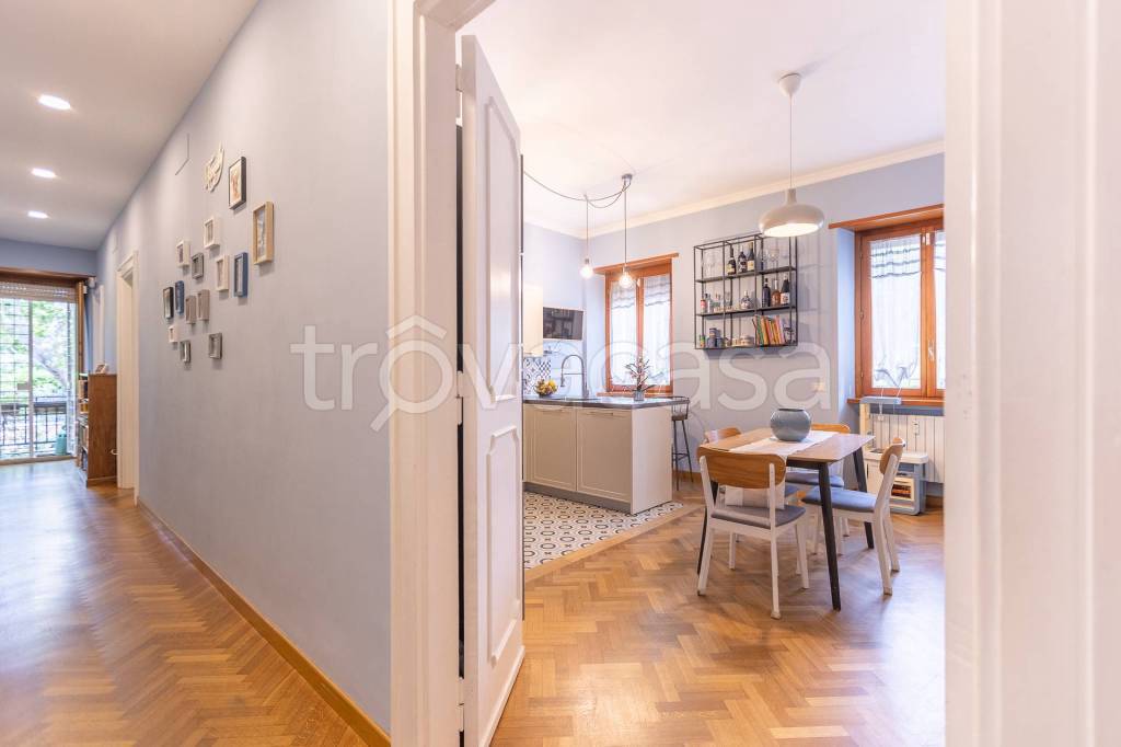 appartamento in vendita a Roma in zona Appio Latino