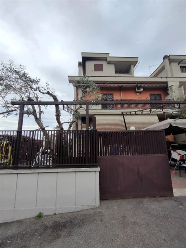 casa indipendente in vendita a Roma in zona Tor Bella Monaca