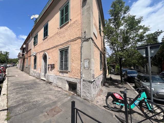 appartamento in vendita a Roma in zona Cinecittà