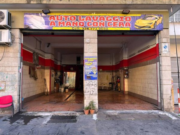 negozio in vendita a Roma in zona Tuscolano