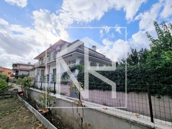 appartamento in vendita a Roma in zona Finocchio