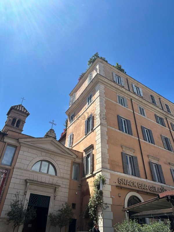 appartamento in vendita a Roma in zona Trastevere
