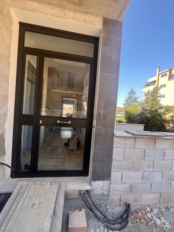 appartamento in vendita a Roma in zona Tomba di Nerone