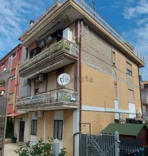 appartamento in vendita a Roma in zona Lunghezza