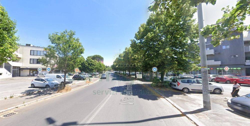 locale commerciale in vendita a Roma in zona Portuense