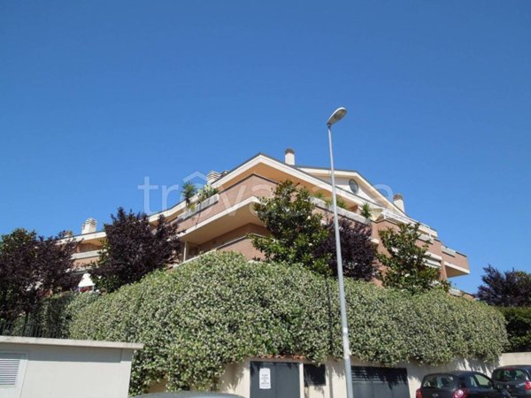 locale commerciale in vendita a Roma in zona Monte Migliore